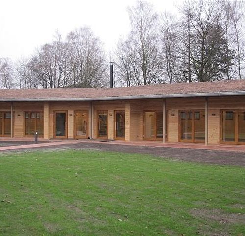 Holzrahmenbau des Ruhehauses bei der Welle in Gütersloh