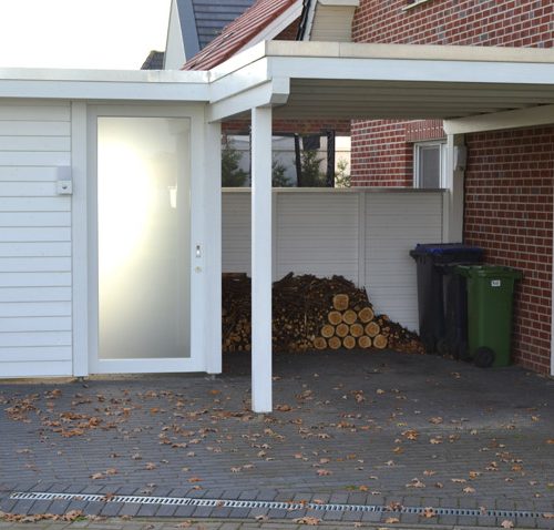 Flachdachcarport mit Abstellraum in Verl