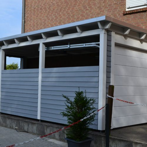 Carport mit Sektionaltor in Schloß Holte