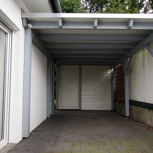 Flachdachcarport mit Abstellraum in Ummeln