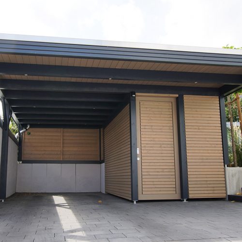 Flachdachcarport mit Abstellraum und Rhombusprofil in Oelde